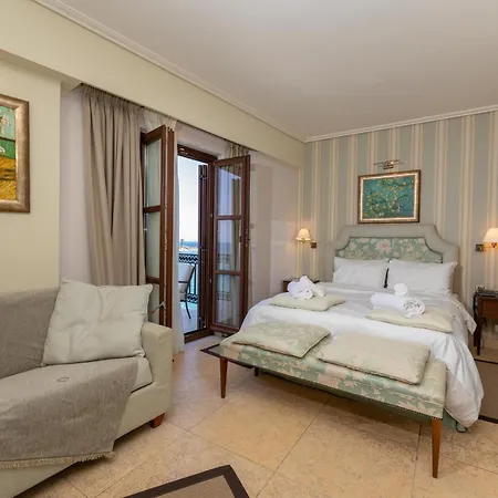 Hotel La Boheme 3*